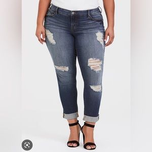 Torrid BOYFRIEND JEAN VINTAGE STRETCH MEDIUM WASH 18s